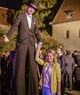 Stilt Walkers